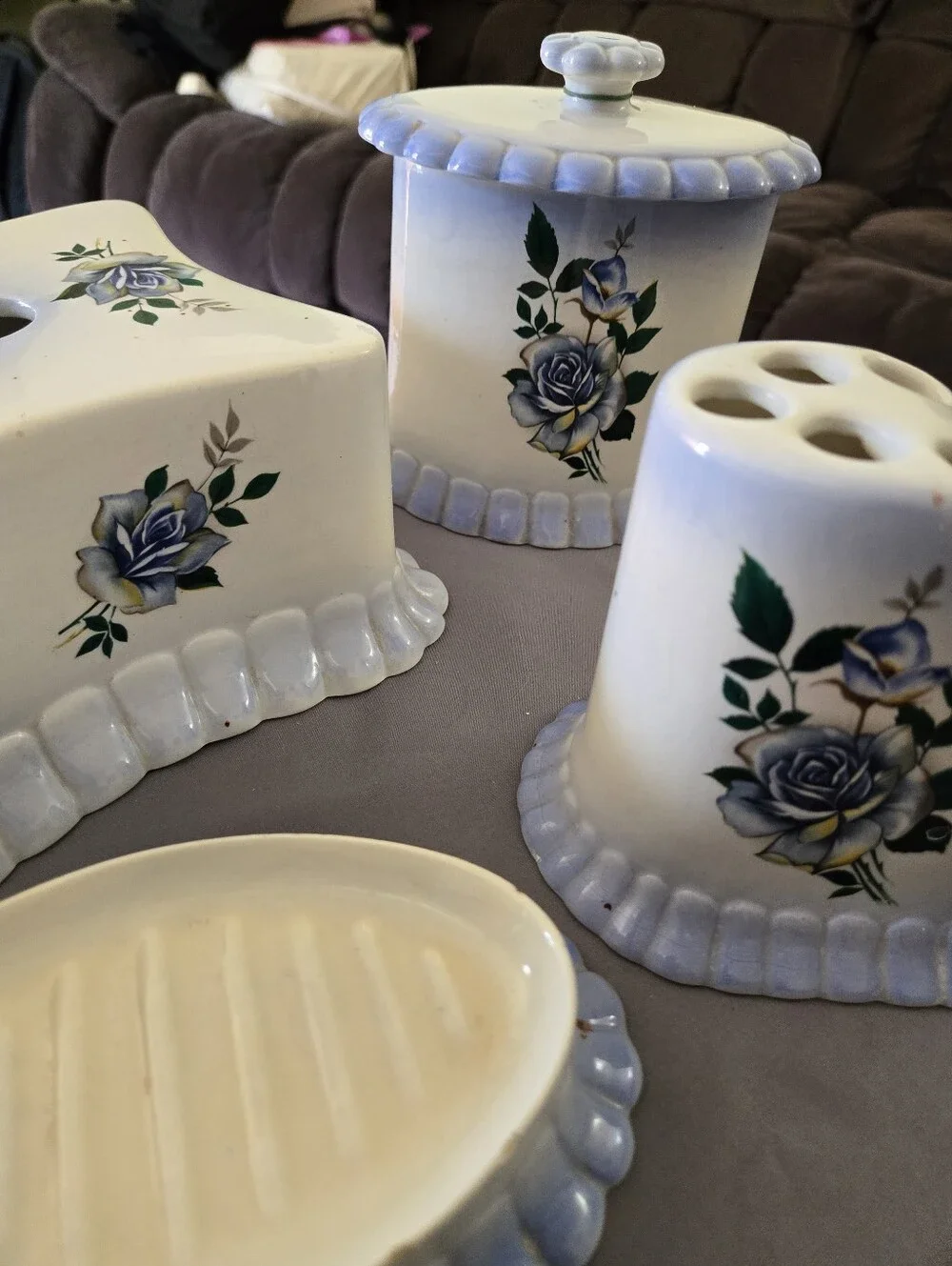 Vintage 1983 Gator Mold Co Ceramic Bathroom Set Blue Cottage Rose 5pc